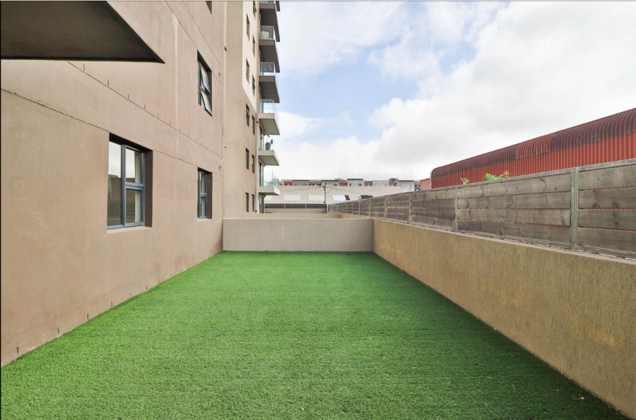 2 Bedroom Property for Sale in Zonnebloem Western Cape